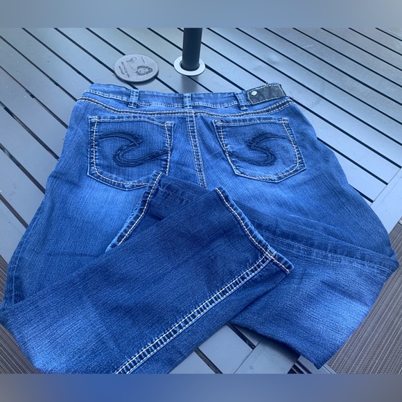 Silver Capri Jeans - Picture 2 of 9